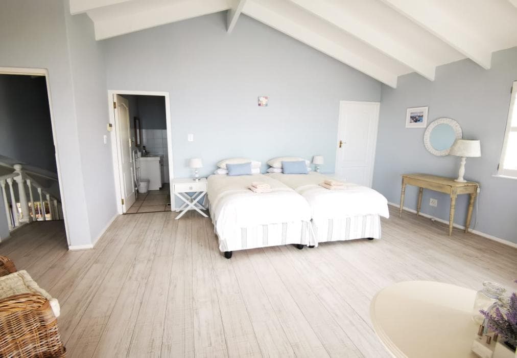 Dolphins Cottage