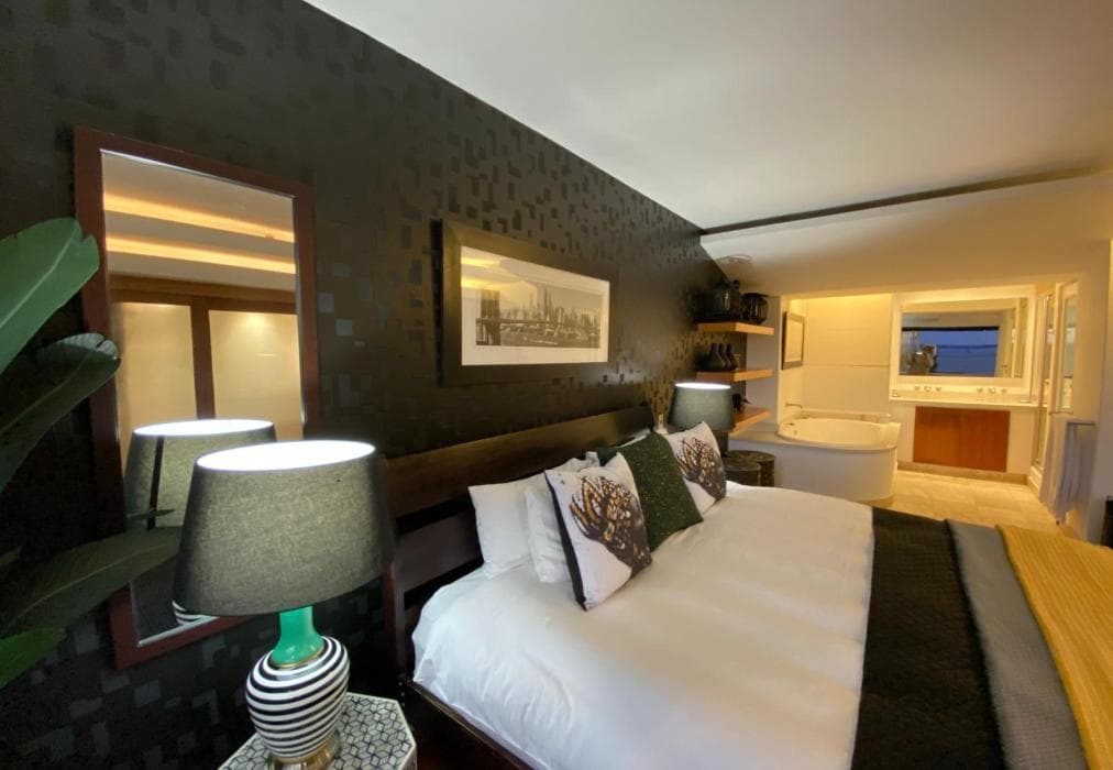 Clifton Beachfront Executive Apartment