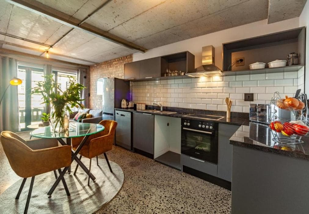 14 Manhattan  1 bedroom