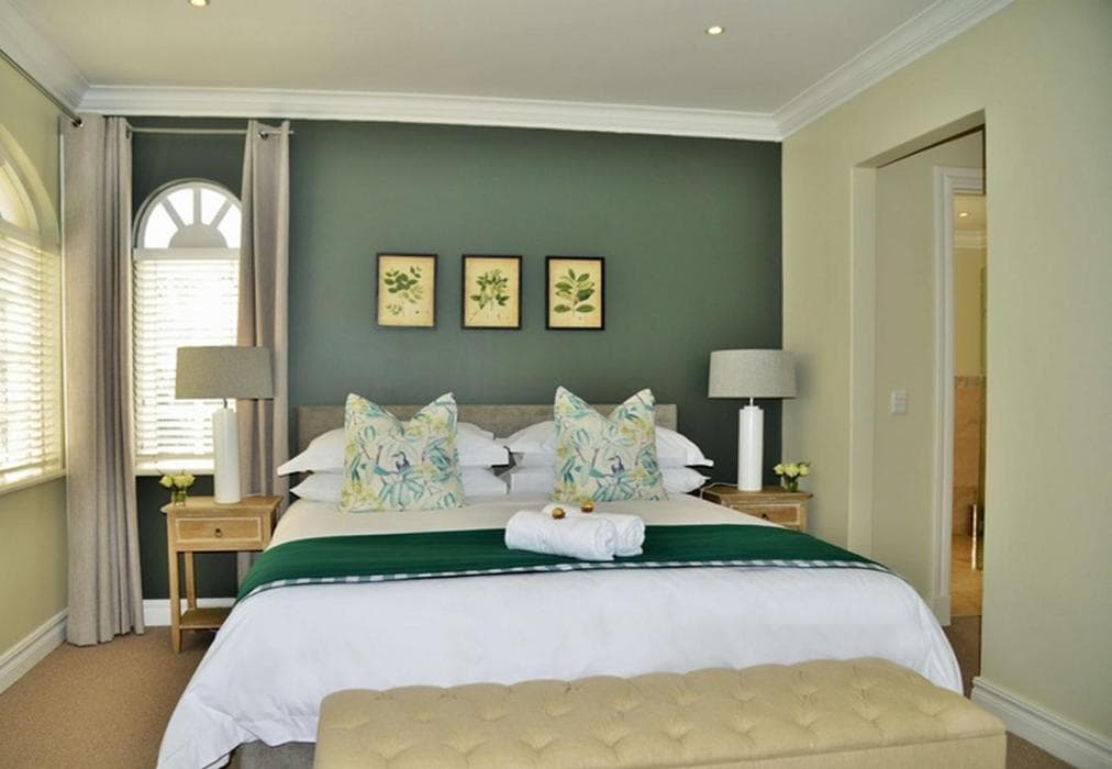 Hyde Park Retreat