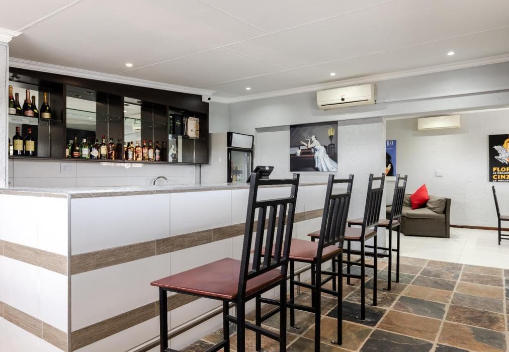 Point R40 Lodge  Self Catering