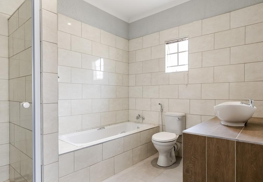 Point R40 Lodge  Self Catering