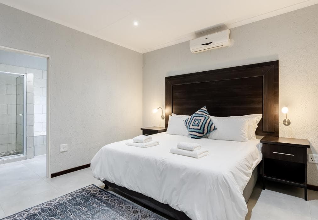 Point R40 Lodge  Self Catering