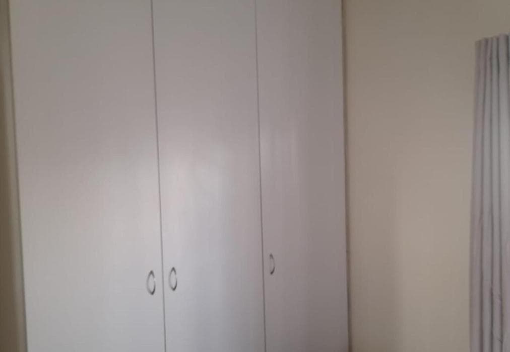 Modern Executive Unit