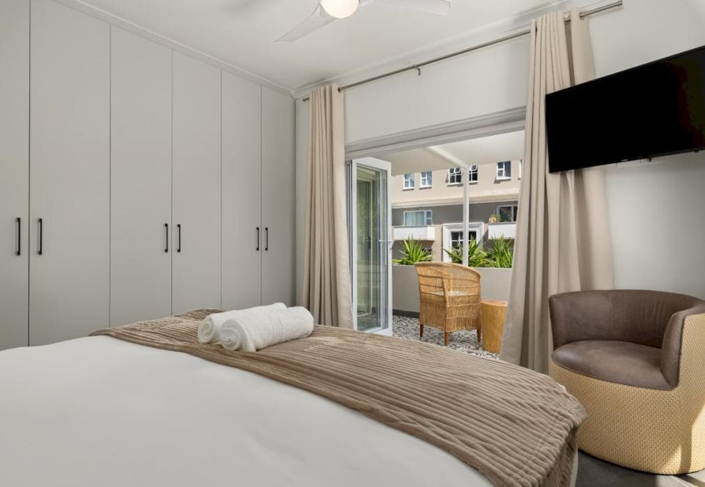 Modern Elegance In Beautiful Seapoint
