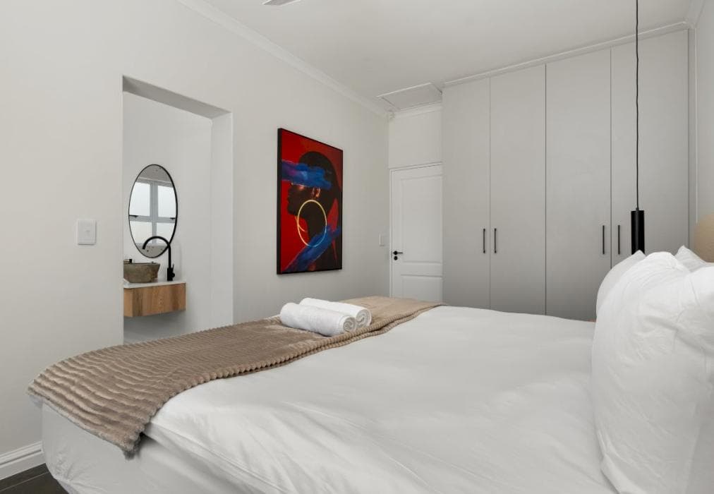 Modern Elegance In Beautiful Seapoint