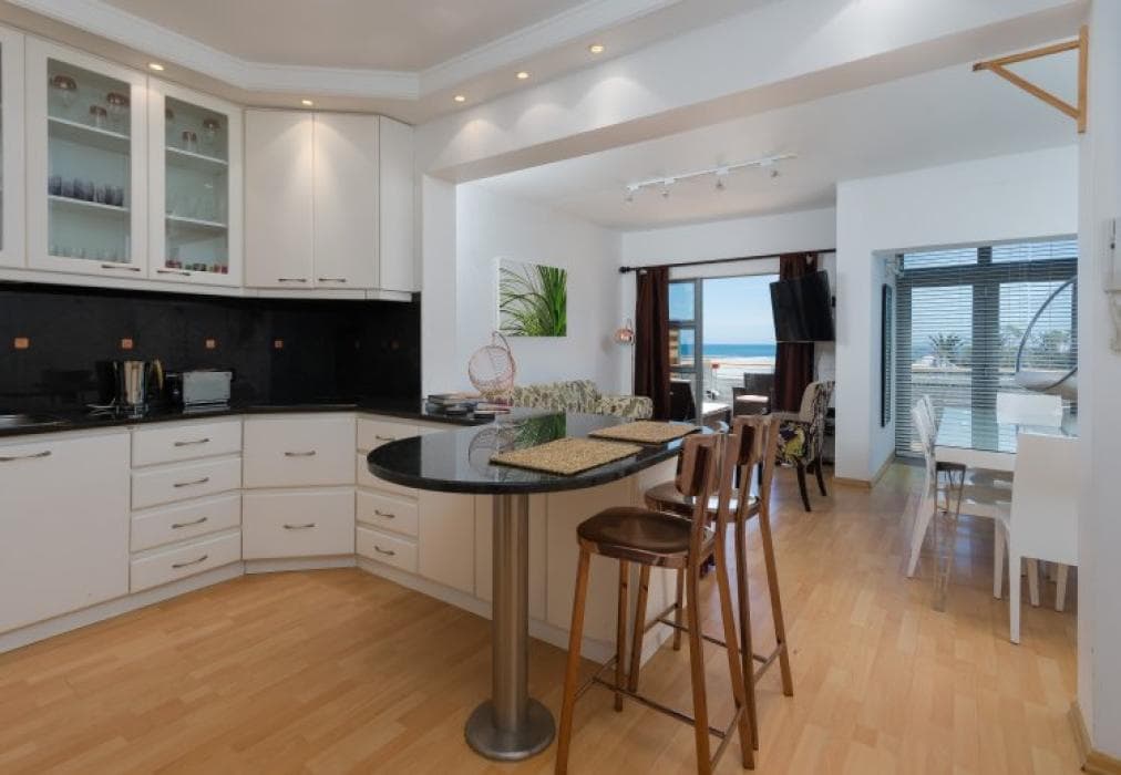 Sunny Camps Bay Retreat